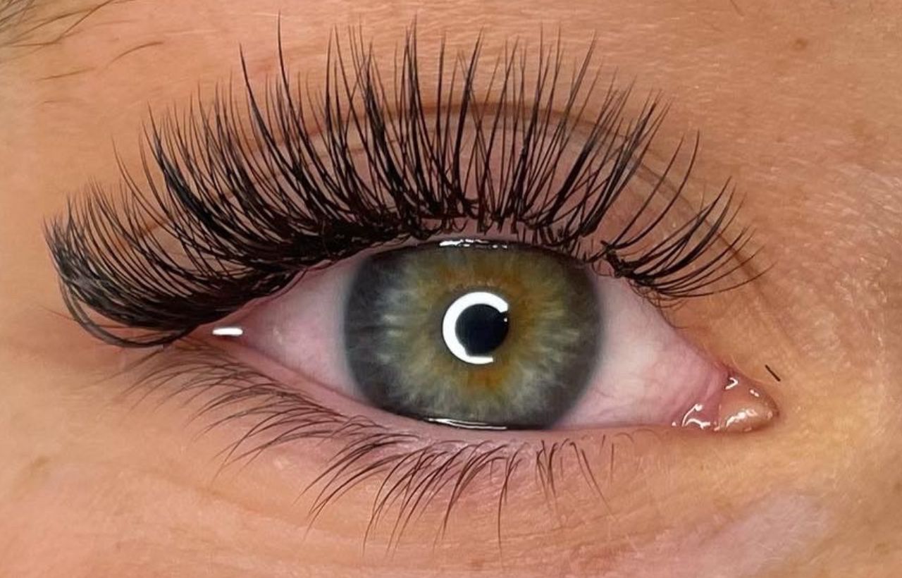 Eyelash Extensions Removal